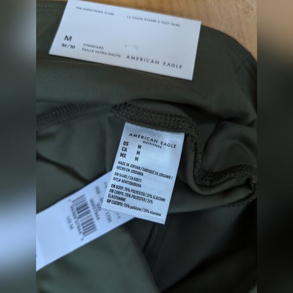 NWT American Eagle everything flare leggings size medium - Picture 5 of 8